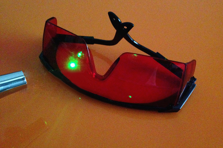 Lunettes de protection laser 