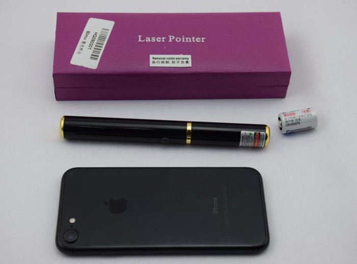 stylo laser jaune