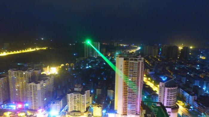 Lumière laser vert